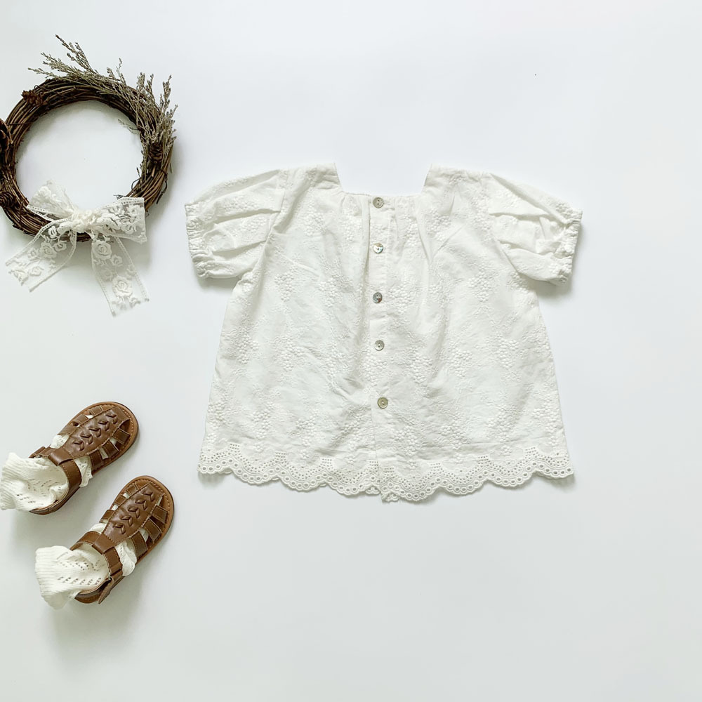 Girls Square Neck Puff Sleeve Lace Back-Buttoned Blouses