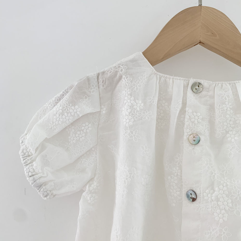 Girls Square Neck Puff Sleeve Lace Back-Buttoned Blouses
