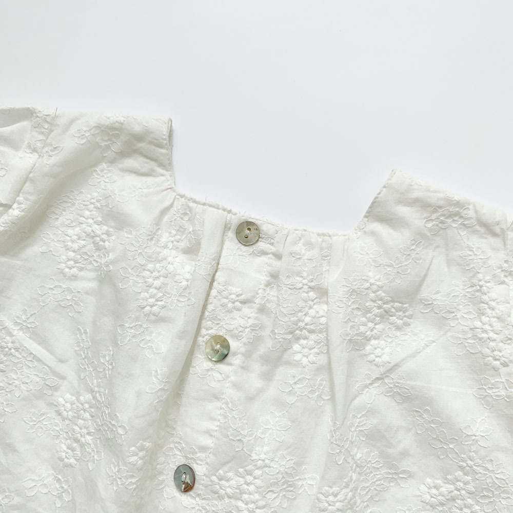 Girls Square Neck Puff Sleeve Lace Back-Buttoned Blouses