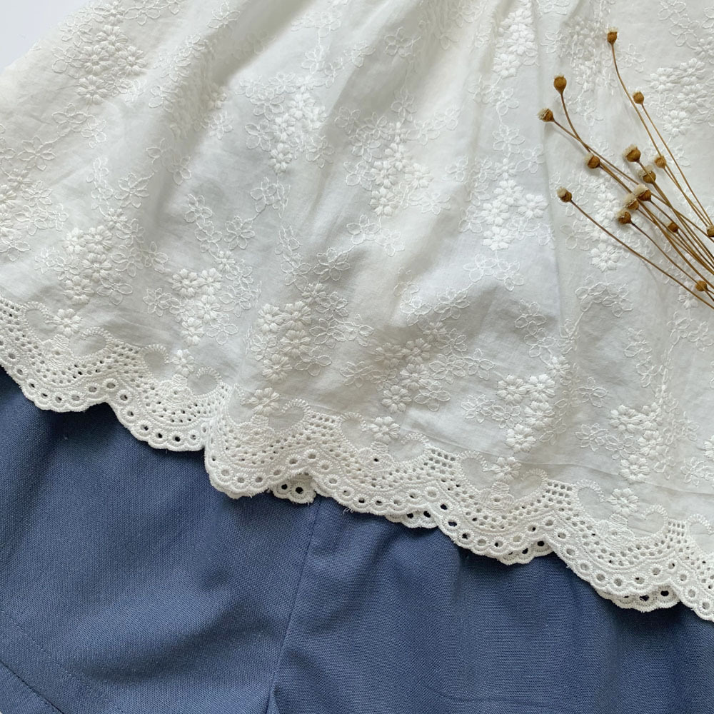 Girls Square Neck Puff Sleeve Lace Back-Buttoned Blouses