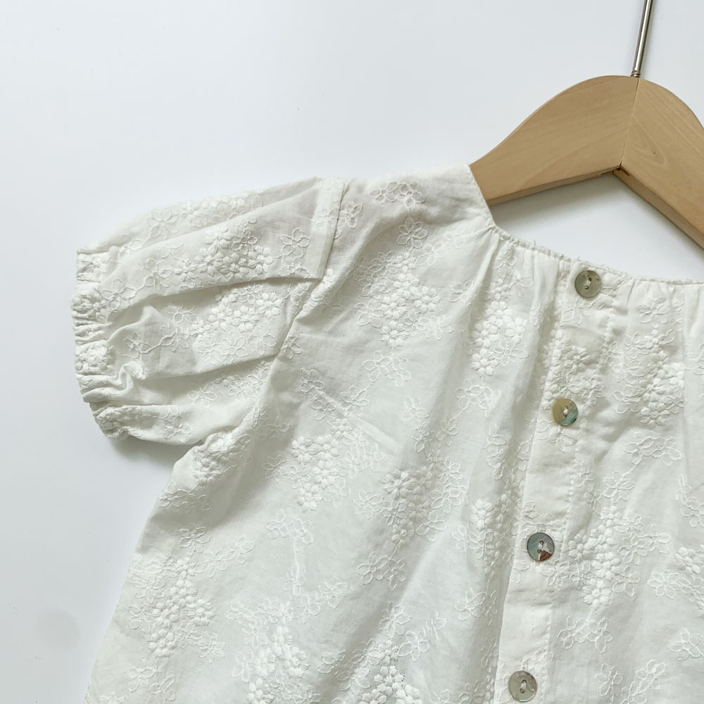 Girls Square Neck Puff Sleeve Lace Back-Buttoned Blouses